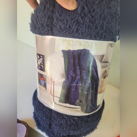 Cozy Home Navy Throw Blanket - Picture 4 of 6